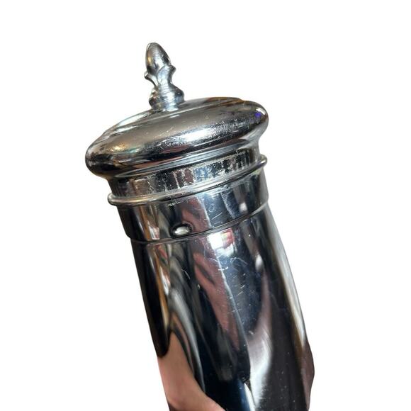 1930's Foreman Brothers Chrome Cocktail Shaker with Recipes On The Bottom - Picture 8 of 12
